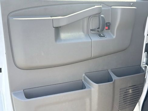 Used 2023 GMC Savana 2500 w/ Driver Convenience Package RWD image 9