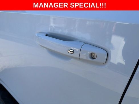 Used 2023 Chevrolet Tahoe Z71 AWD/4WD image 12