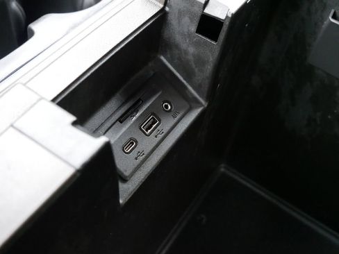 Used 2019 Chevrolet Silverado 1500 LTZ w/ LTZ Premium Package image 21