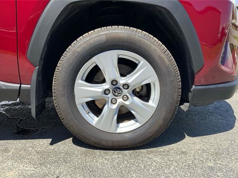 Used 2019 Toyota RAV4 XLE AWD/4WD image 25