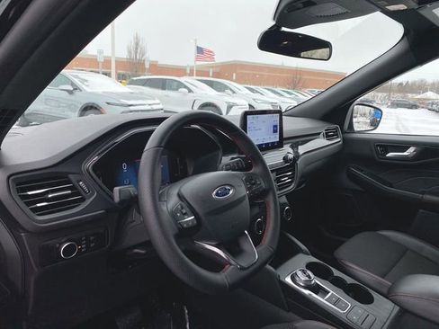 Used 2025 Ford Escape ST-Line image 10