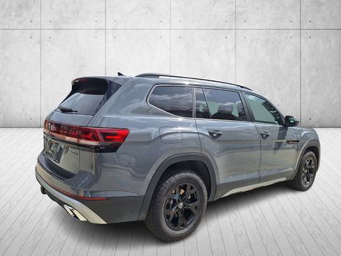 New 2026 Volkswagen Atlas Peak Edition image 5