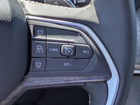 Used 2024 Jeep Grand Cherokee L Limited w/ Luxury Tech Group II AWD/4WD image 19