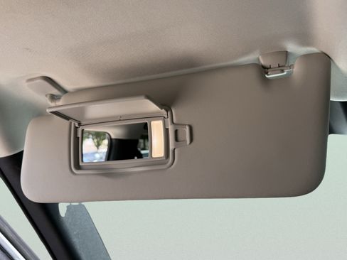 Used 2023 Land Rover Defender 90 S image 57