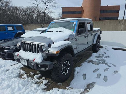 Used 2020 Jeep Gladiator Rubicon image 2