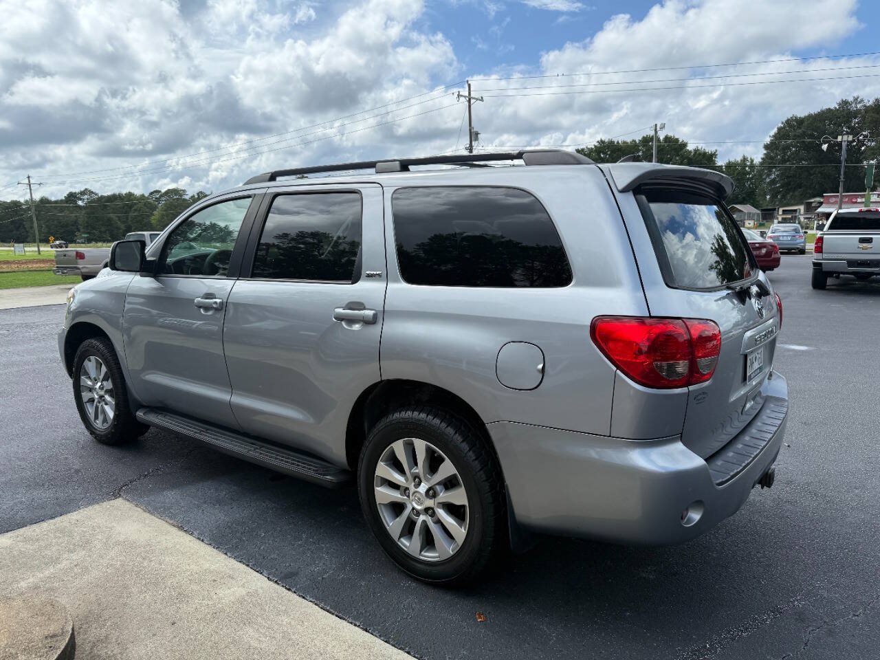 Used 2012 Toyota Sequoia SR5 RWD image 2