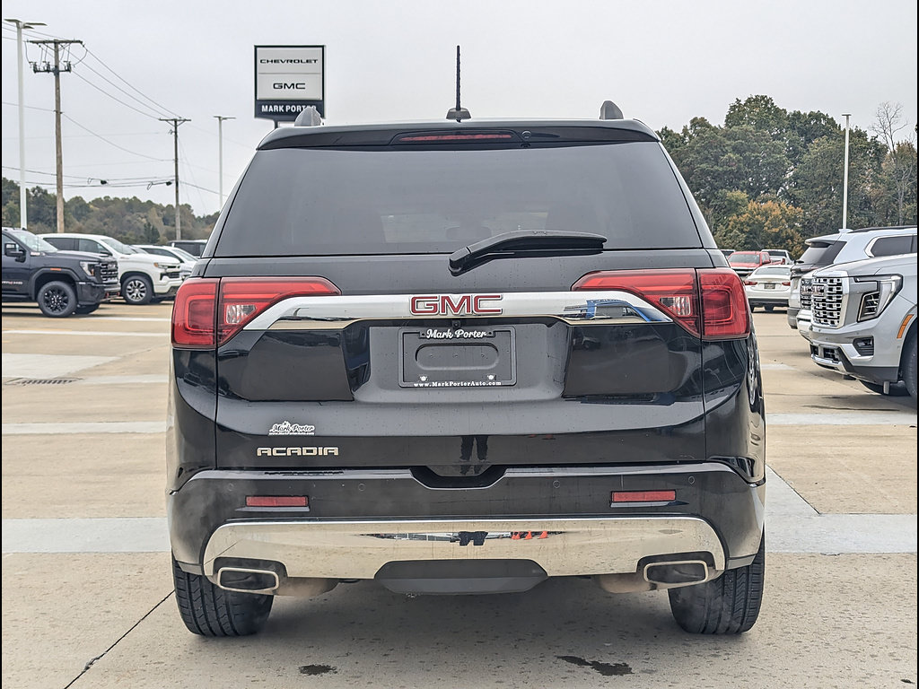 Used 2017 GMC Acadia Denali w/ Technology Package FWD image 8