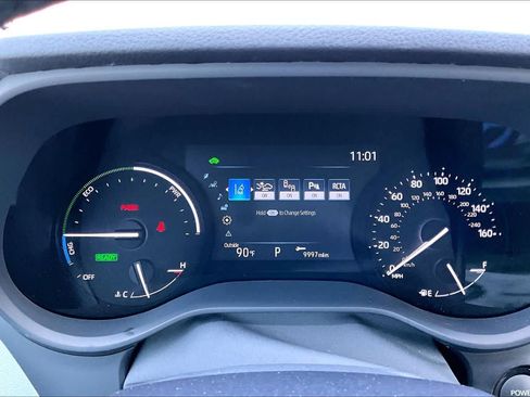 Used 2026 Toyota Sienna XLE FWD image 24