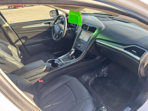 Used 2014 Ford Fusion Titanium FWD image 3