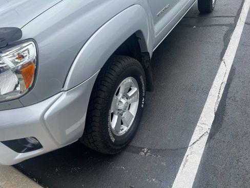 Used 2012 Toyota Tacoma 4x4 Double Cab w/ TRD Sport Pkg image 6