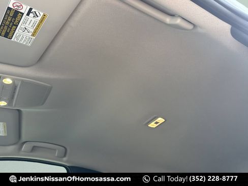 Certified 2025 Nissan Kicks SR FWD image 29