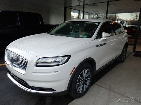 Certified 2022 Lincoln Nautilus AWD image 1