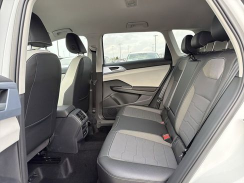 New 2026 Volkswagen Taos SE image 13