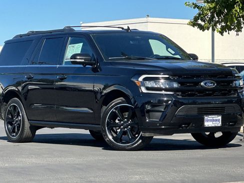 Used 2022 Ford Expedition Max Limited image 2
