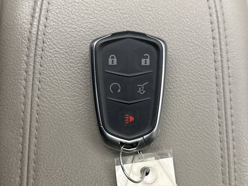 Used 2022 Cadillac XT4 Luxury w/ Cold Weather Package image 24