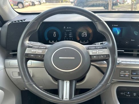 Used 2025 Hyundai Kona SEL FWD image 14