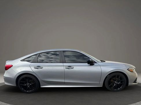 Used 2024 Honda Civic Sport image 4