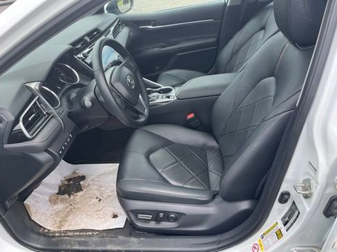 Used 2019 Toyota Camry XLE FWD image 10