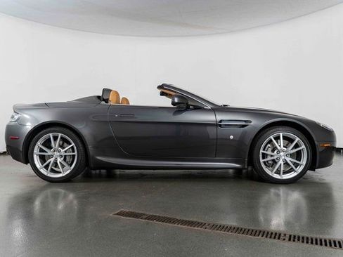 Used 2010 Aston Martin V8 Vantage Roadster image 9