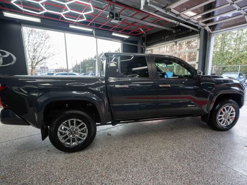 Used 2024 Toyota Tacoma Limited image 4
