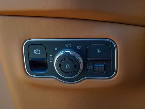 New 2026 Aston Martin DBX 707 image 27