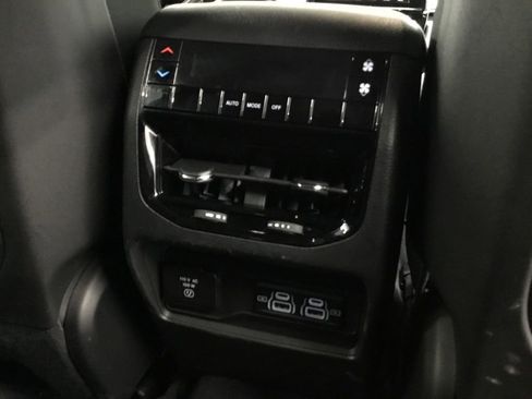 Used 2024 Jeep Grand Cherokee L Laredo AWD/4WD image 19