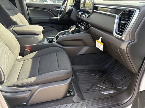 New 2026 GMC Canyon Elevation w/ Convenience Package RWD image 14