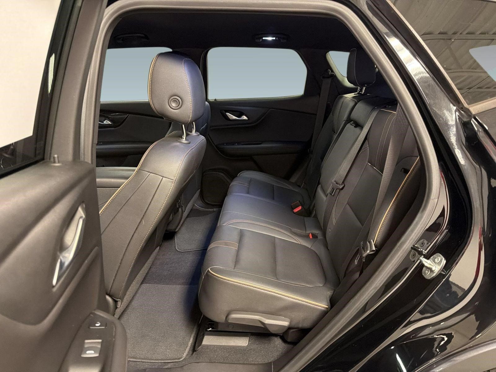 Used 2022 Chevrolet Blazer Premier w/ Enhanced Convenience Package FWD image 22