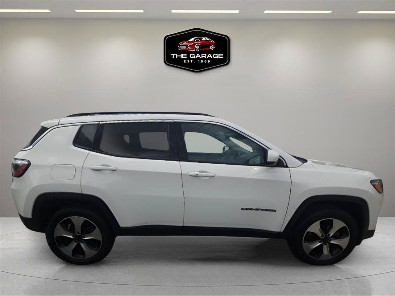 Used 2018 Jeep Compass Latitude w/ Popular Equipment Group AWD/4WD image 7