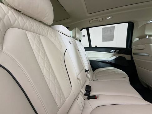 Used 2023 BMW X7 xDrive40i w/ Executive Package image 30