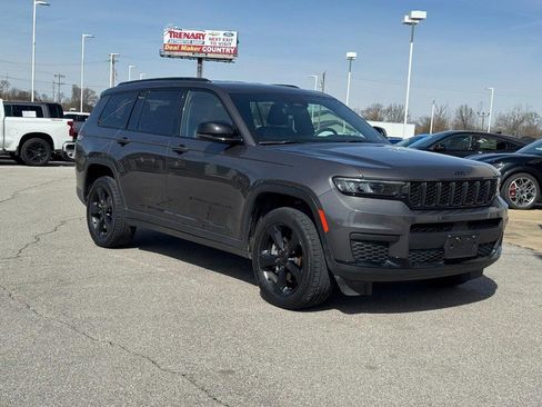 Used 2023 Jeep Grand Cherokee L Laredo image 2