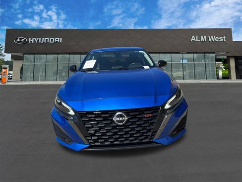 Used 2025 Nissan Altima 2.5 SR FWD image 2