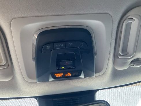 Used 2025 Toyota Corolla LE FWD image 17