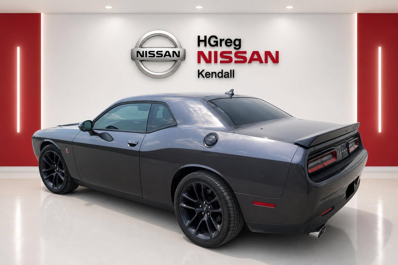 Used 2020 Dodge Challenger R/T Scat Pack RWD image 2