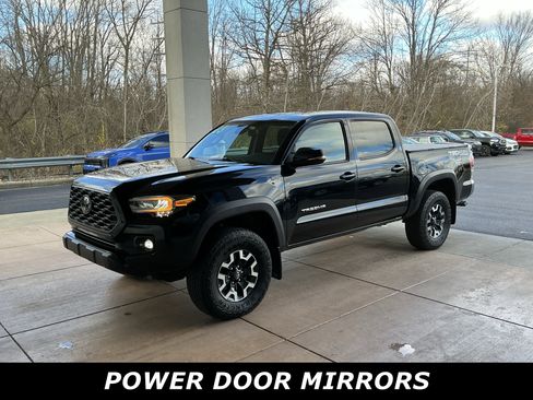 Certified 2023 Toyota Tacoma TRD Off-Road image 3