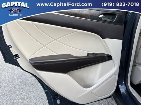 Used 2019 Lincoln MKC Reserve image 17