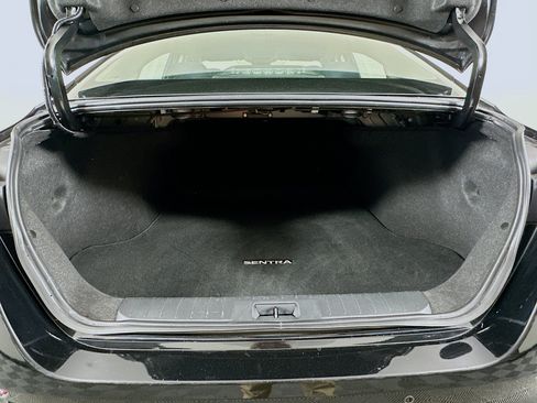 Used 2024 Nissan Sentra SV FWD image 27