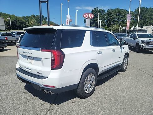 Used 2025 GMC Yukon Denali RWD image 7