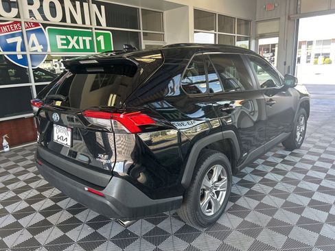 Used 2023 Toyota RAV4 XLE image 5