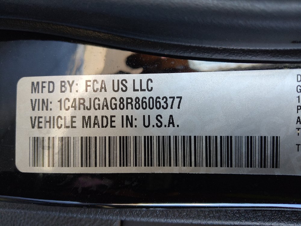 Used 2024 Jeep Grand Cherokee Laredo RWD image 33