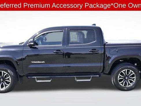 Used 2020 Toyota Tacoma TRD Sport w/ TRD Premium Sport Package AWD/4WD image 2