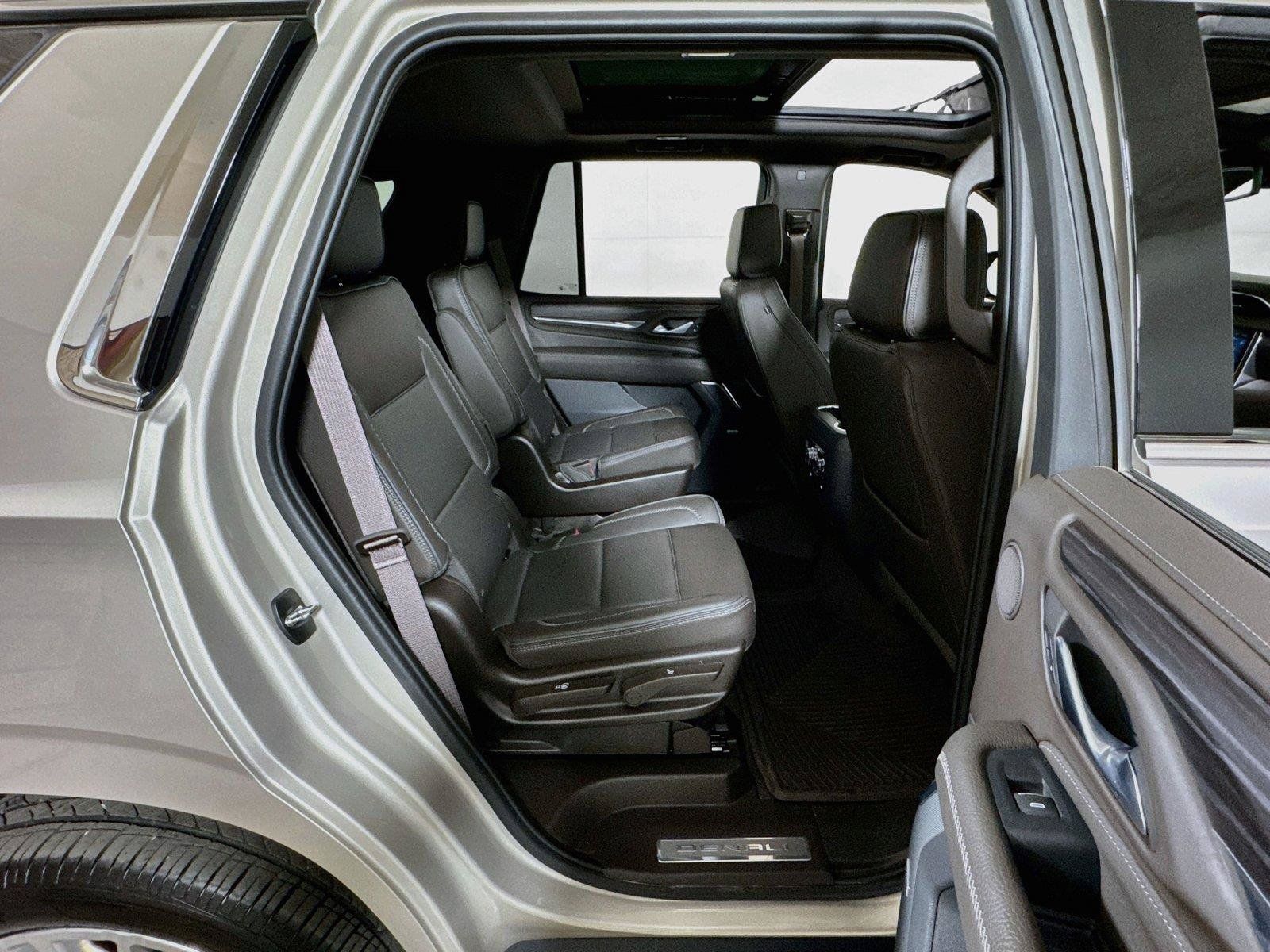Used 2023 GMC Yukon Denali w/ Max Trailering Package AWD/4WD image 28