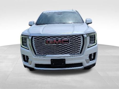 Used 2024 GMC Yukon XL Denali w/ Denali Reserve Package AWD/4WD image 8