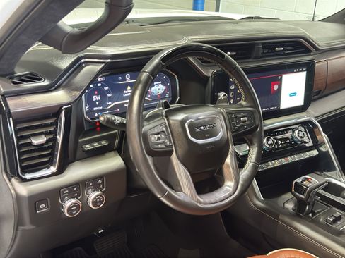 Used 2025 GMC Sierra 1500 Denali Ultimate AWD/4WD image 18