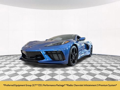 Used 2022 Chevrolet Corvette Stingray Preferred Cpe w/ Z51 Performance Package RWD image 2