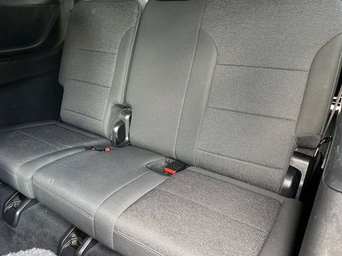 Used 2024 Chevrolet Traverse LT image 19