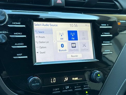 Used 2019 Toyota Camry SE image 20