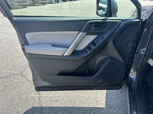 Used 2018 Subaru Forester 2.5i Premium AWD/4WD image 10