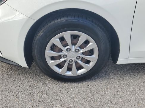 Used 2020 Kia Forte Sedan image 5