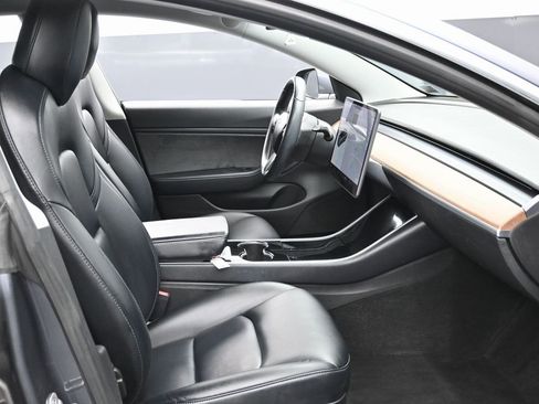 Used 2018 Tesla Model 3 Long Range image 37